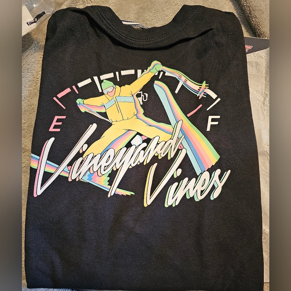 Vineyard Vines Long-Sleeve T-Shirt Black with Vibrant Skier on BACK Boy's Size 5